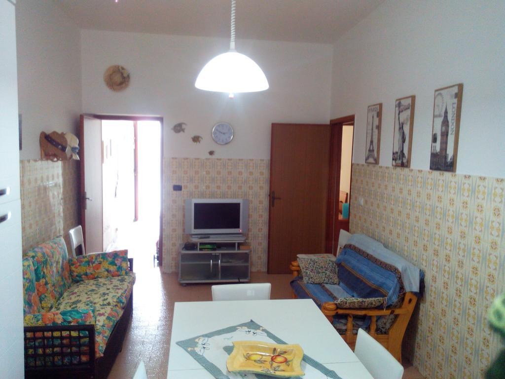 Appartamento Daniela SantʼAntìoco Екстериор снимка