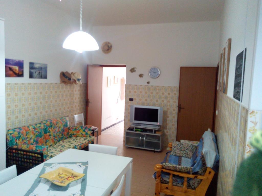 Appartamento Daniela SantʼAntìoco Екстериор снимка
